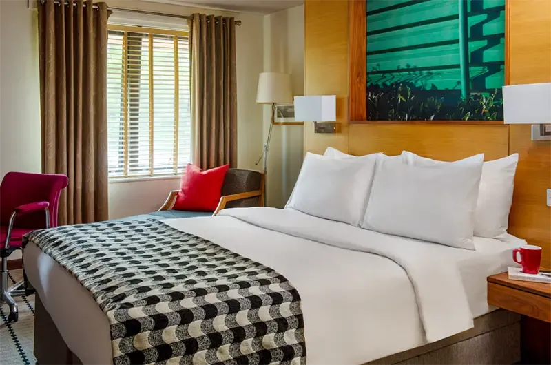 โรงแรมบูติคในบริสตอล Lodge at Bristol โรงแรมบูติคในบริสตอล Lodge at Bristol