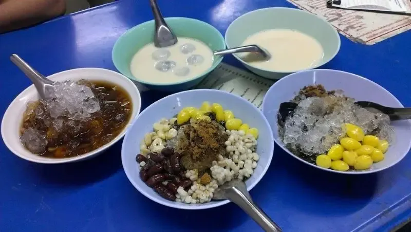 ร้านอาหารบรรทัดทอง เจ๊วรรณ ร้านอาหารบรรทัดทอง เจ๊วรรณ