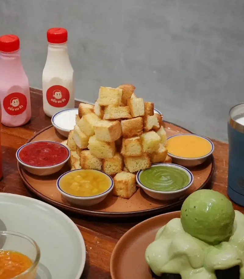 ร้านอาหารบรรทัดทอง หนึ่งนมนัว ร้านอาหารบรรทัดทอง หนึ่งนมนัว