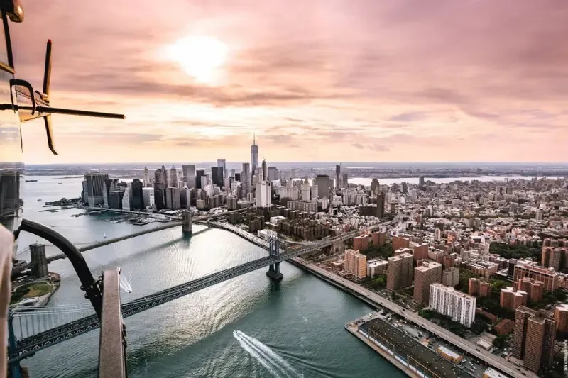 นั่งเฮลิคอปเตอร์ที่ New York Ariel View with FlyNYON